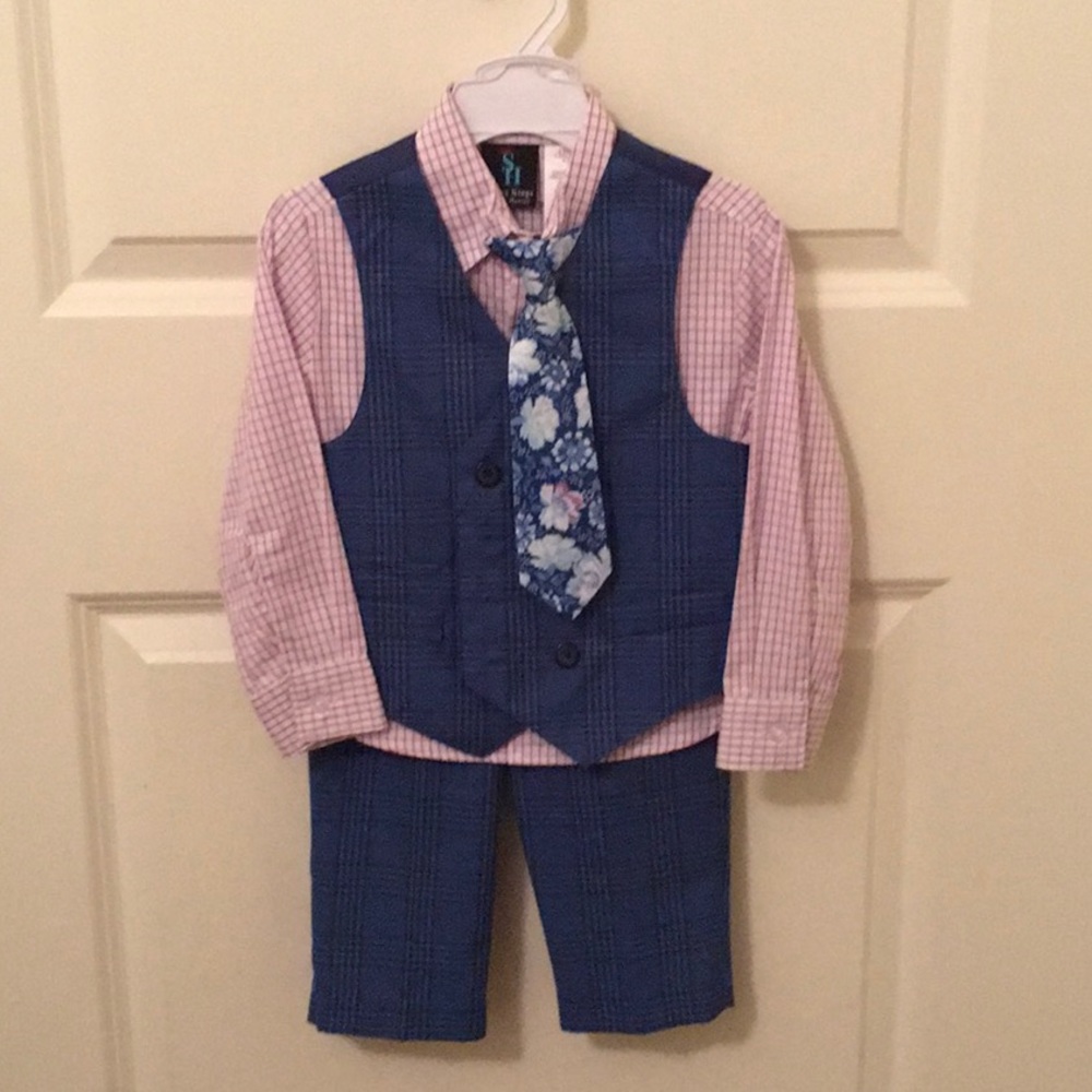 Young king size 2t little boys costume worn once